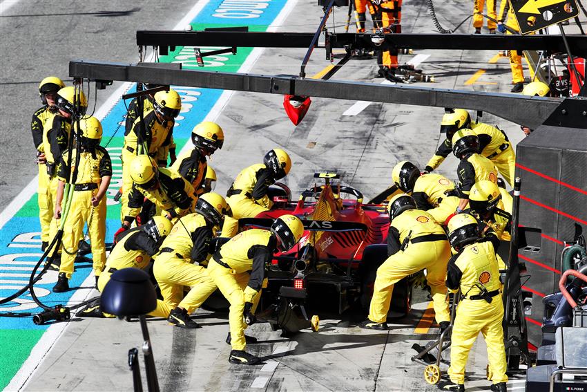 Ferrari pit crew imola